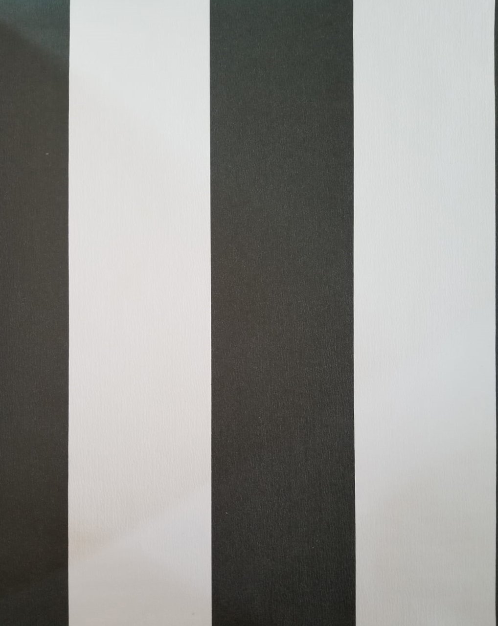 EMBOSS 1047 KALIN ÇİZGİ Siyah Duvar Kağıdı